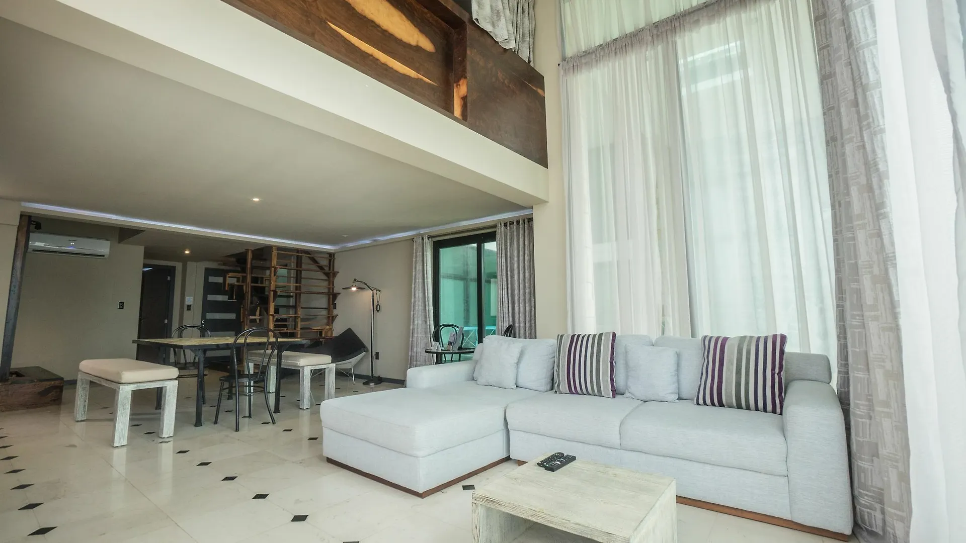 Lotus Midtown Apartments By Bvr Playa del Carmen