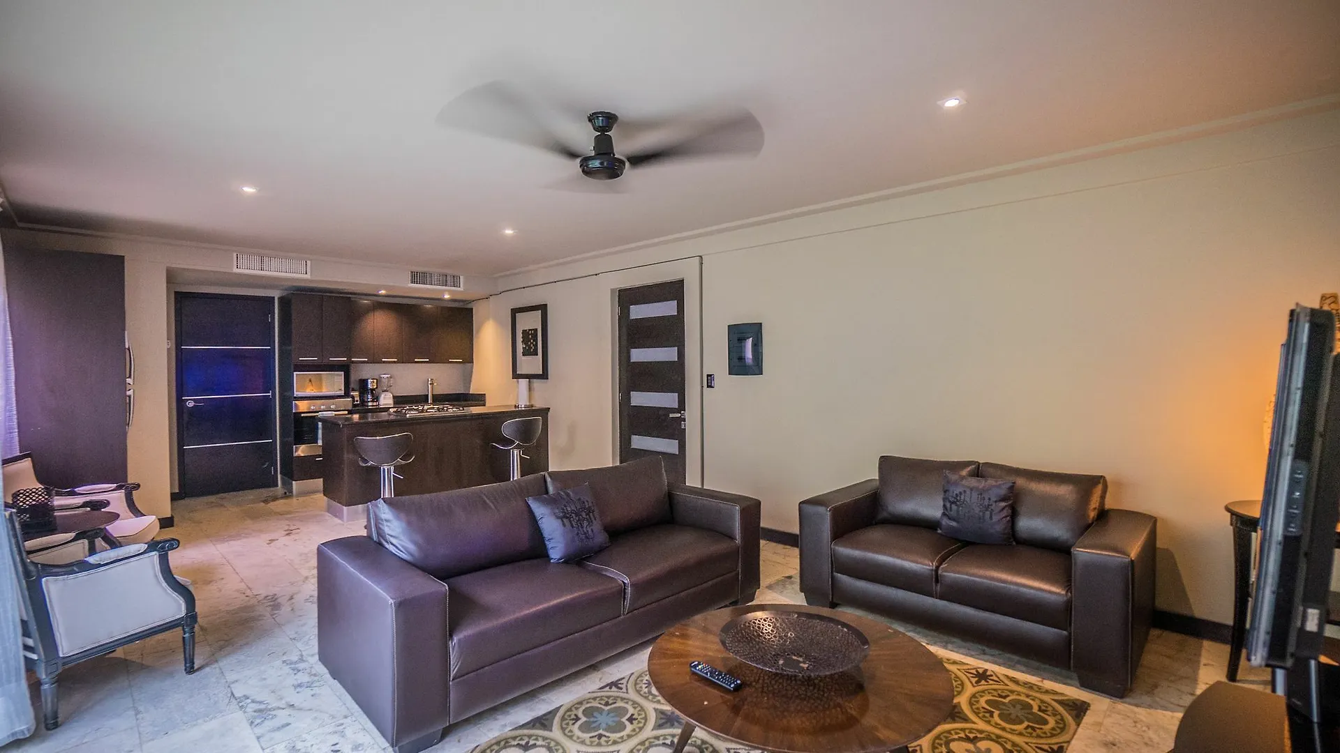Lotus Midtown Apartments By Bvr Playa del Carmen